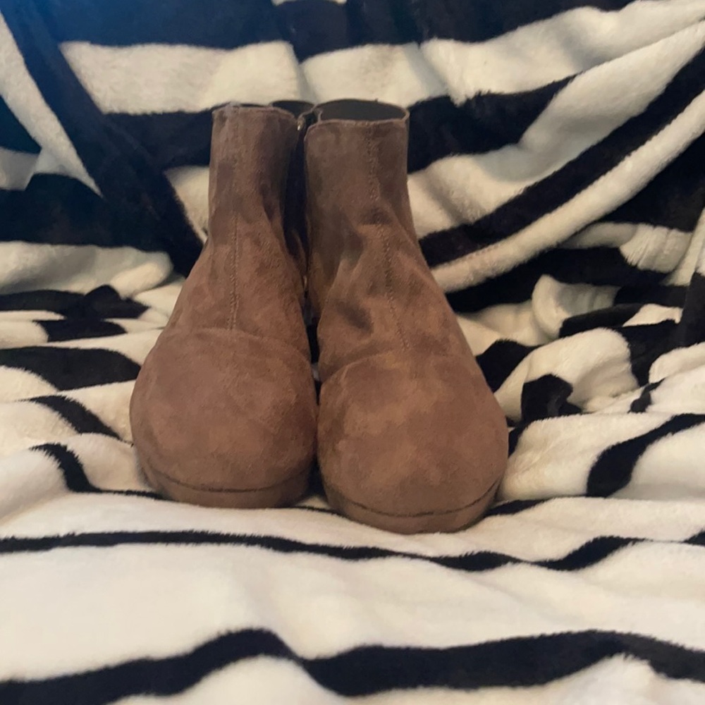 Brown chunky heel booties Size: 8W